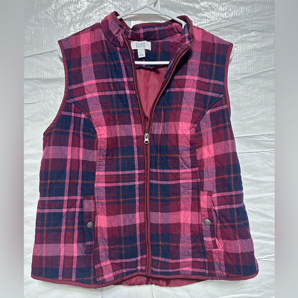 Women’s Croft and Borrow vest. Like new, smoke free home.